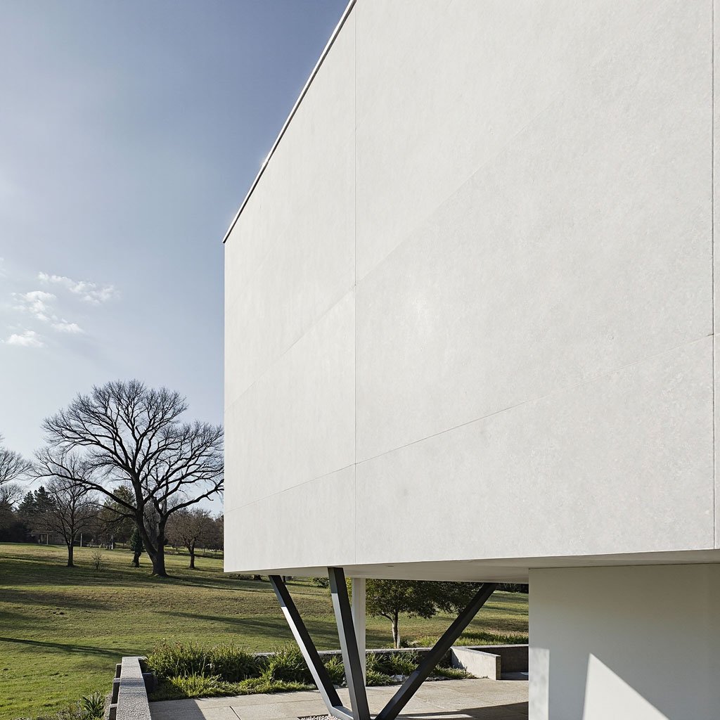 Fachada vidriada cafetería